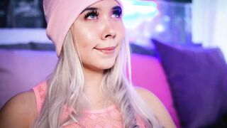 Hispanic blonde is fond of blowing dick and loves to
