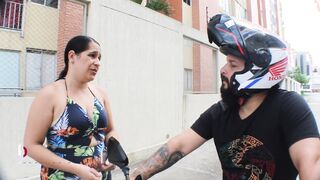 unknown bitch pay5 me transportation with body- porn inside Spanish