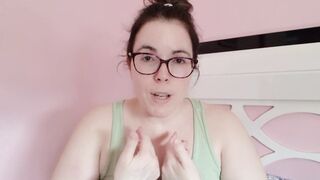 GRANDES tetas y un coño mojado! Mia Khalifa tiene una doble! Evita Camila Mia Khalifa GALLEGA