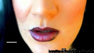 African Lipliner is so Hottie