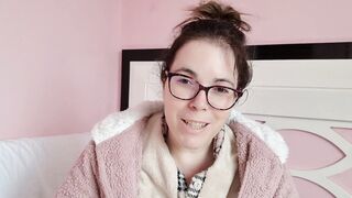 La putita Evita tiene EL COÑO MÁS GORDO DEL MUNDO! - Evita Camila