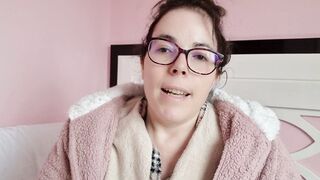 La putita Evita tiene EL COÑO MÁS GORDO DEL MUNDO! - Evita Camila