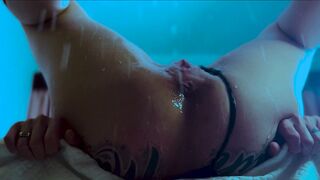 PINK VAGINA DO INSANE SQUIRT WITH HUGE COCK INSIDE