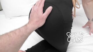 Amateur teenagers with huge boobs blows penis