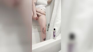 College Skank Uses Sex Toy Into Shower