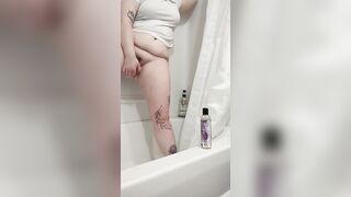 College Skank Uses Sex Toy Into Shower