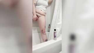 College Skank Uses Sex Toy Into Shower