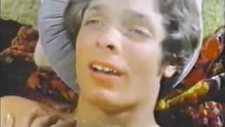 Dawn Knudsen Crazy Sexy Hooters (70s loop), upscaled to 60fps 4K