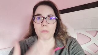 Evita Camila enseña su COÑO GORDO - La pussy mágica (orgasmo cummed)