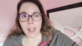Evita Camila enseña su COÑO GORDO - La pussy mágica (orgasmo cummed)