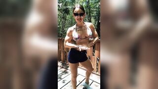 Flexing for the nature by Angelmuscles