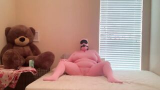 Pink Zentai BBW masturbating