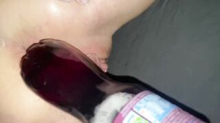 Pounding her snatch with a bottle while I fill her arse with Columbia substance
