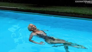 Yet Emily Ross astonishes again underwater