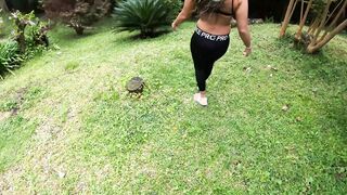 (LUSH) goddess cougar wanna have fun walking with her lush into and have a BIGORGASM