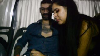 FIESTA | sexo en el micro volviendo de una fiesta