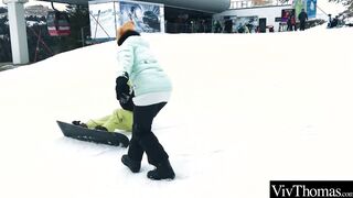 Lesbians warm each other up with passionate fucking