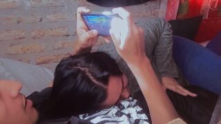 a esta putita le encanta mamarmela en momentos inoportunos