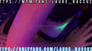 Je me fais prendre en Gang Bang par plusieurs mecs pendant une soirée d’anniversaire !