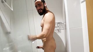 CATCH ME INTO THE TUB DISTRACTED AND MEN GUESS!