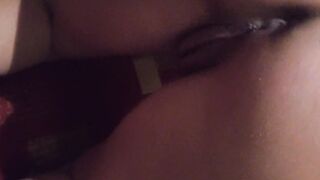 Soak vagina of the gf of the cottage. Paid rent with sex. Real home clip. Real shooting.