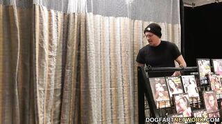 Kira Noir Offers Anal For A Random Guy At A