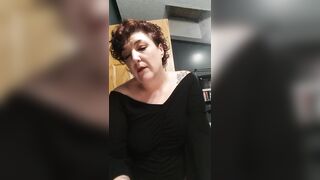 Real Amateur cougar Gets taken on Bed, goes for Ride than Milks