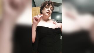 Real Amateur cougar Gets taken on Bed, goes for Ride than Milks