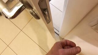 Быстро трахнул сестру жены в анал. Шлюха своднаясестра жены дала