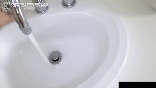 Aprovechándome de la amiga de mi hija (Subtitulado) (Arya Fae,