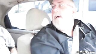 Akira Shell is fuck by old bro into front of her grandpa