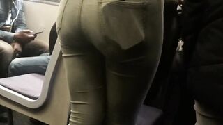 Viajando por el mundo: Barely Legal en metro de Paris