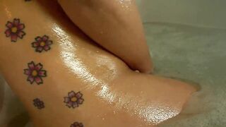 Long boobs eastern hot dark hair wannabe pornstar offer a JOI