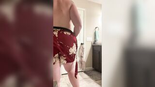 THICC AMATEUR WIFEY STRIP TEASE:Huge Booty Peirced Tittys