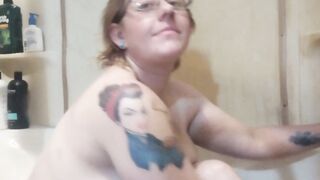 Huge Natural tittie cougar during bathtime