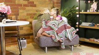amatuer sofa cozee