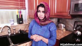 Muslim cunt with mouth inside hijab obeys her American host