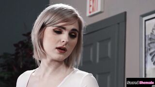 Blonde tgirl Ella Hollywood barebacked