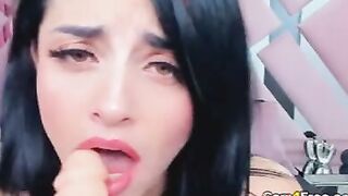 Masturbating And Rubbing Pussy To Cum