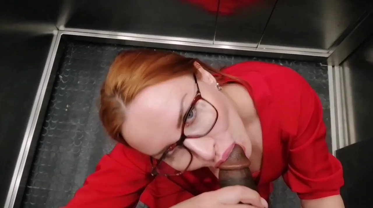 LONG HOOTERS milf INTO A RED DRESS MEETS A STRANGER AND SUCKS HIM INSIDE AN  ELEVATOR