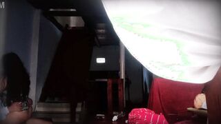 I ordered a hamburger for home delivery and I had no cash and I paid the delivery with sex, I nailed very well