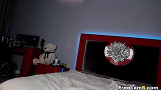 Tattooed Guy Gets a BJ From Hot Girlfriend