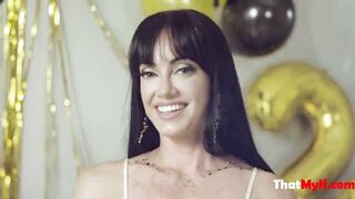 New Year, New cougar Cunt- Leila Larocco