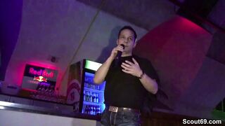 Geile Lesbenshow mit Hottie Cora auf einer Party in Berlin