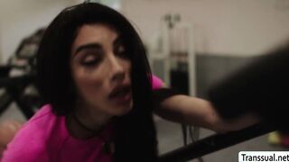 Muscle man licks and analed shemale goddess in the guym