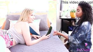 Super Sexy Jenna Foxx, Maggie Green and Sara Jay Bae lesbo three-way!