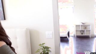 Family Pies S6-E1 Whitney Wright Home From College