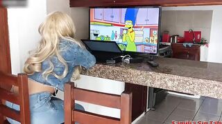 I rag my stepsister watching tv and gives her a cumshot