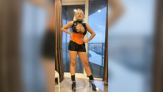 Angel Wicky jerk off instructions