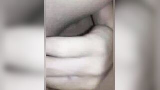 Ragazza si masturba di brutto alla fine la scopo